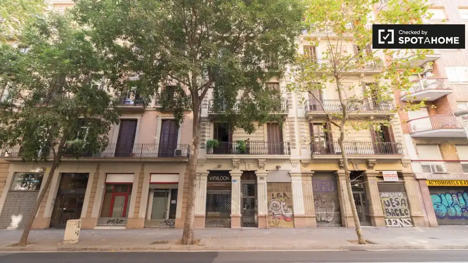 Vista exterior de Apartamento para compartir en Barcelona con Aire acondicionado, Calefacción y Terraza