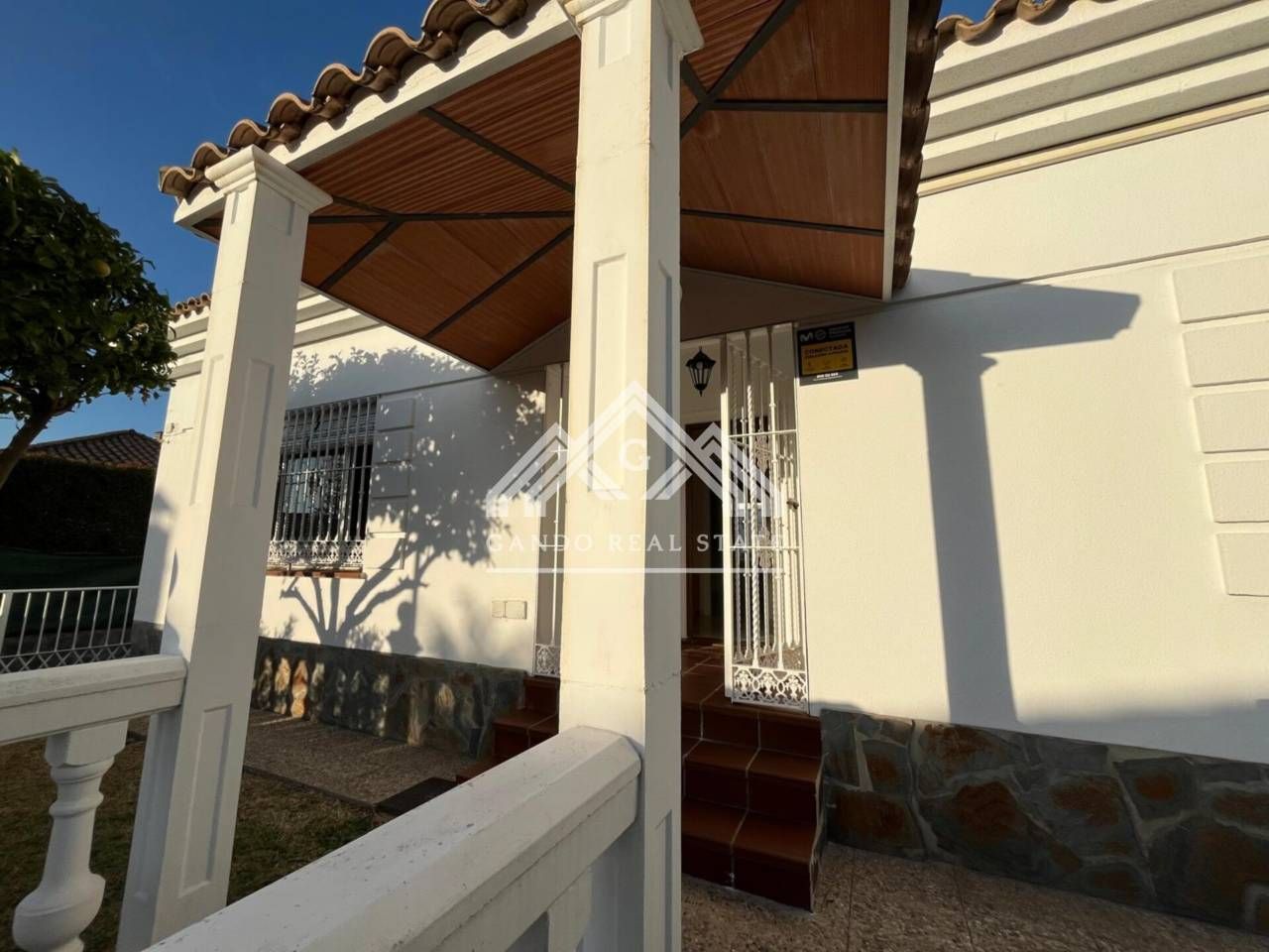 Exterior view of House or chalet to rent in Montequinto  with Air Conditioner and Private garden