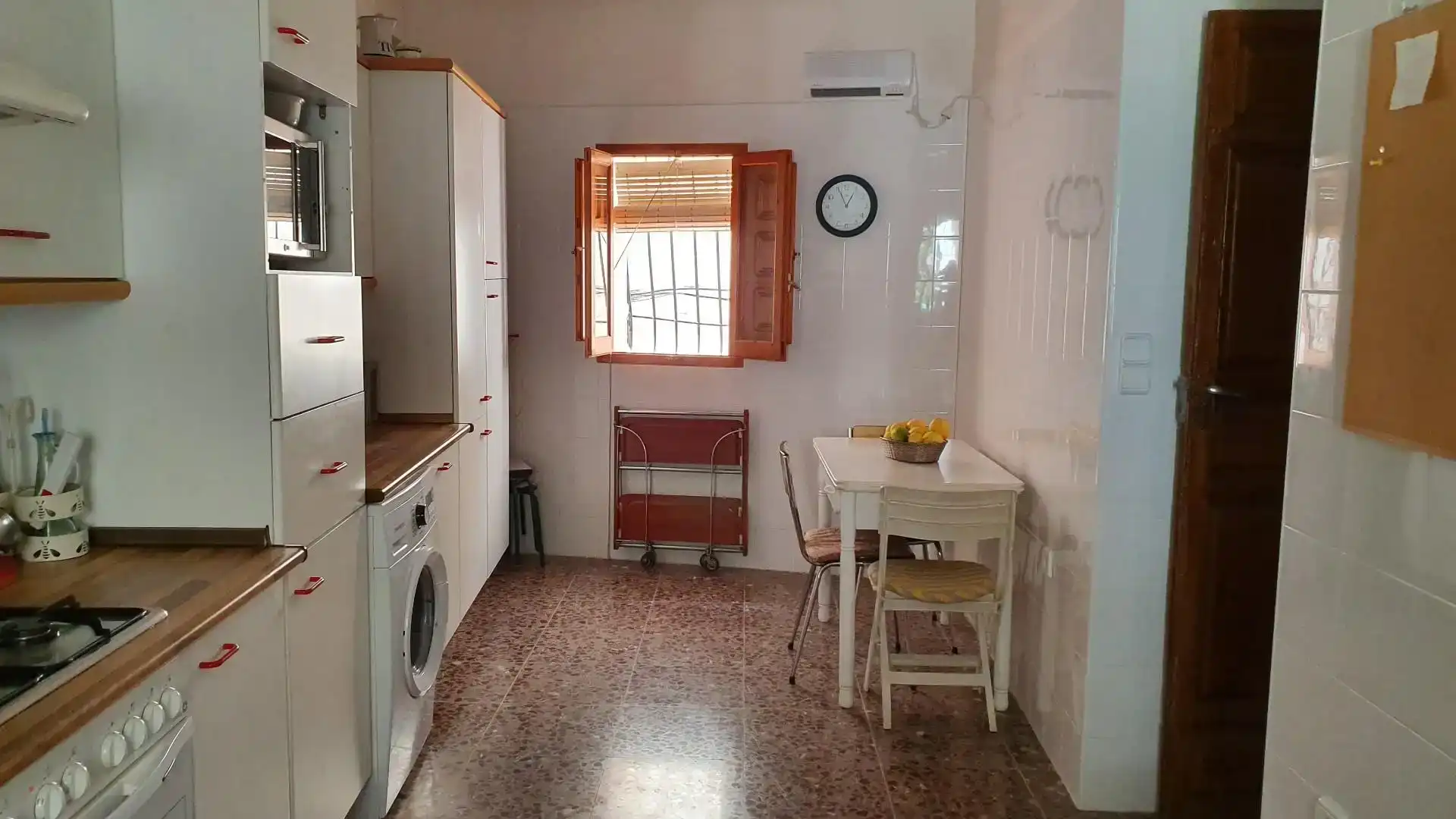 Cuina de Casa adosada en venda en Sella amb Jardí privat, Traster i Piscina