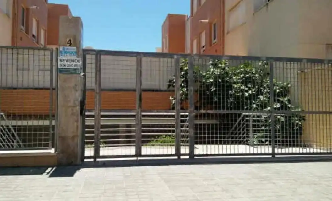 Vista exterior de Garatge en venda en Ciudad Real
