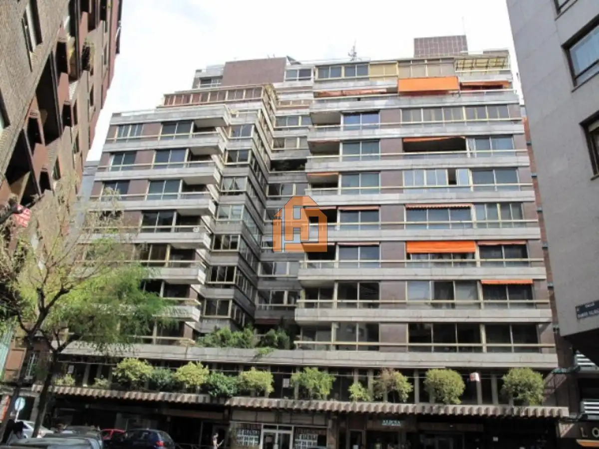 Piso con ascensor en venta en Calle Padre Isla, imagen 2
