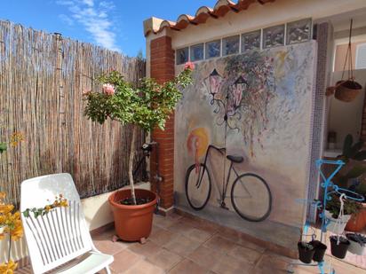 Terrassa de Casa adosada en venda en Sagunto / Sagunt amb Aire condicionat, Calefacció i Jardí privat