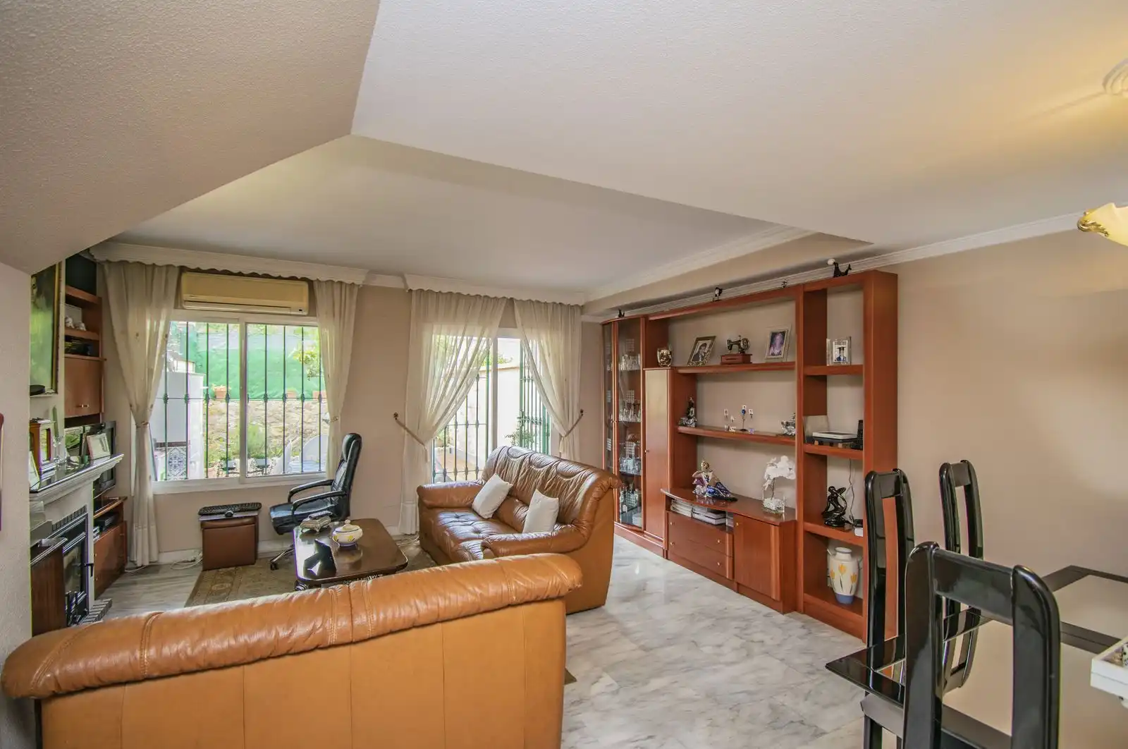 Sala de estar de Casa adosada en venta en Marbella con Aire acondicionado y Amueblado