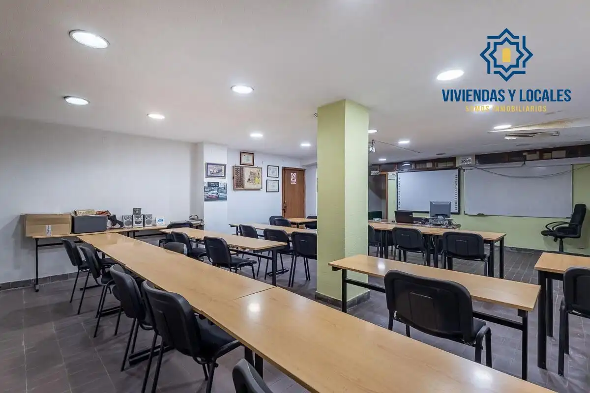 Oficina en venda a Centro