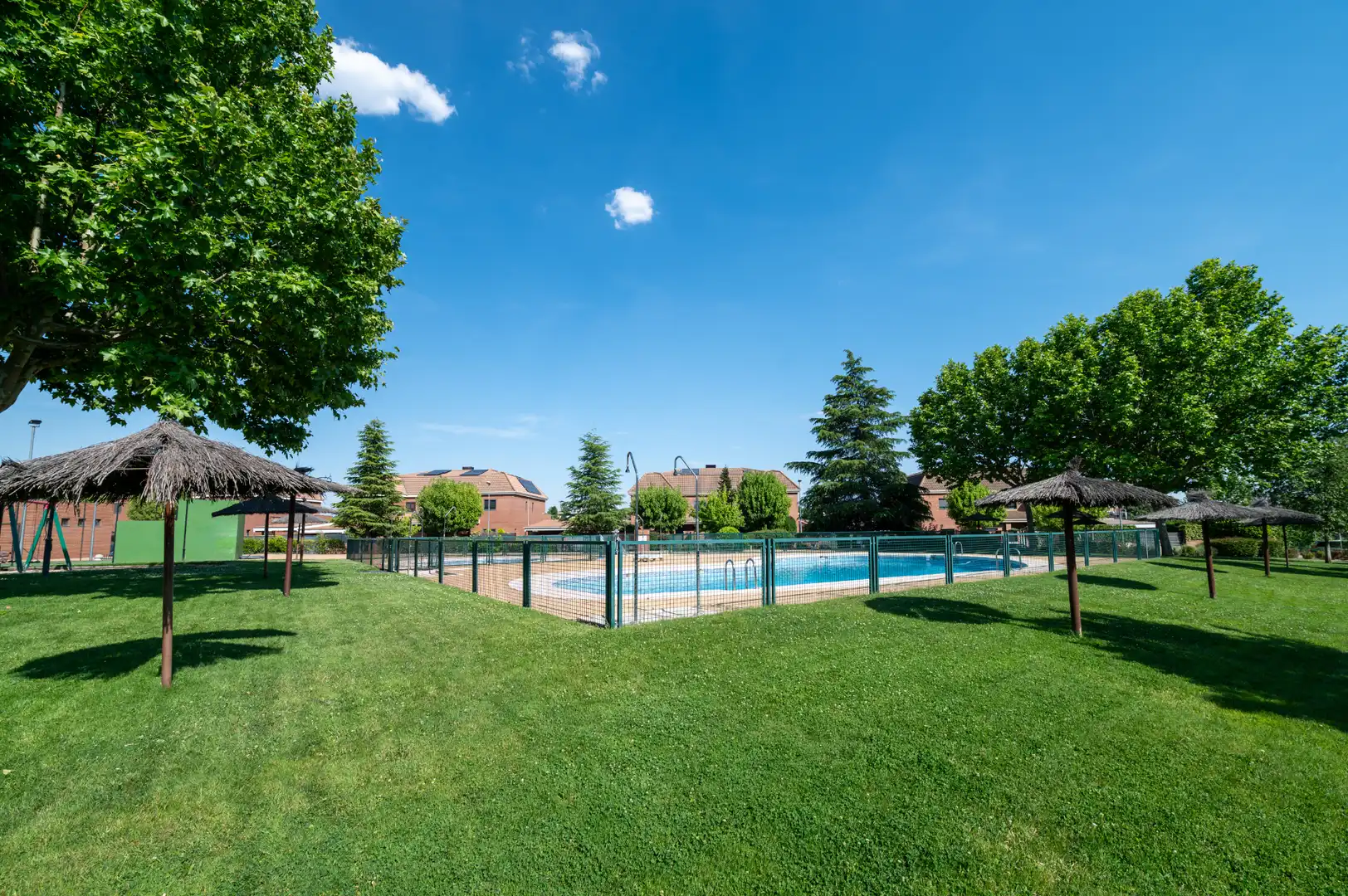 Piscina de Casa o xalet en venda en Las Rozas de Madrid amb Aire condicionat, Calefacció i Jardí privat