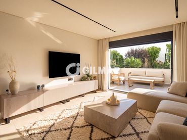 Apartamento con balcón en venta en Nueva Andalucía