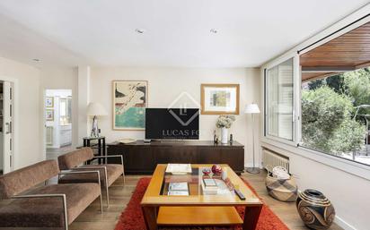 Living room of Flat for sale in  Barcelona Capital  with Air Conditioner, Terrace and Swimming Pool