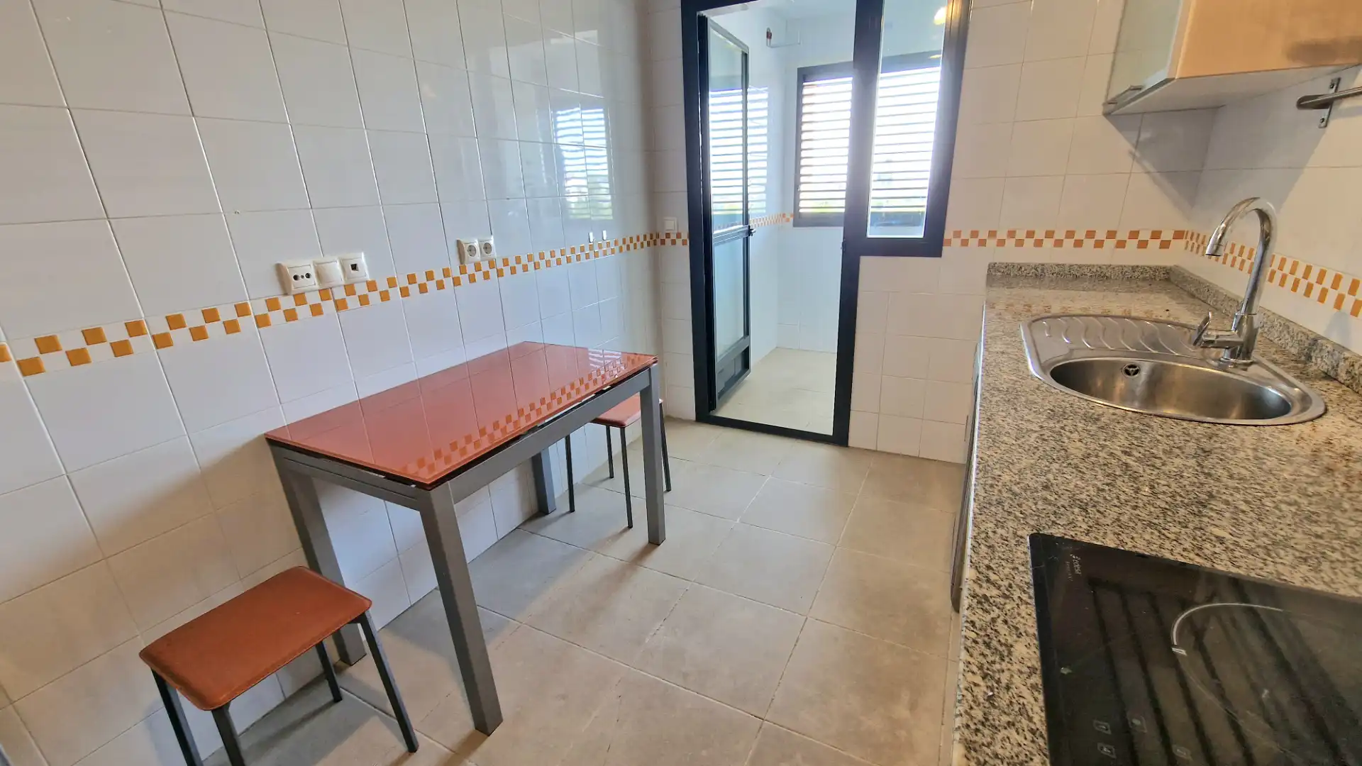 Cocina de Piso en venta en Mairena del Aljarafe con Aire acondicionado, Trastero y Horno