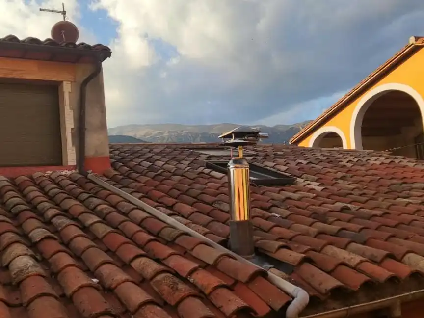 Vista exterior de Dúplex en venda en Sant Joan de les Abadesses amb Traster, Moblat i Balcó