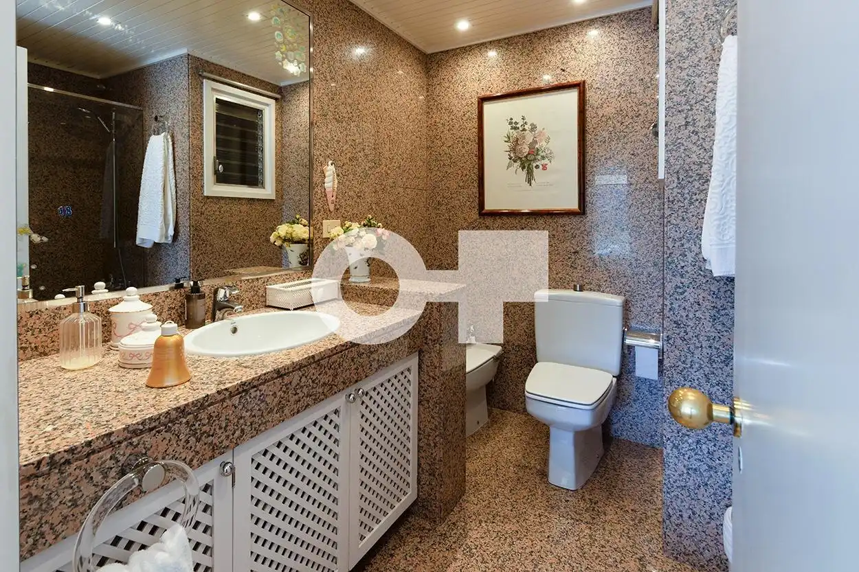 Piso con terraza en venta en Carrer Carrer Jacinto Benavente, imagen 42