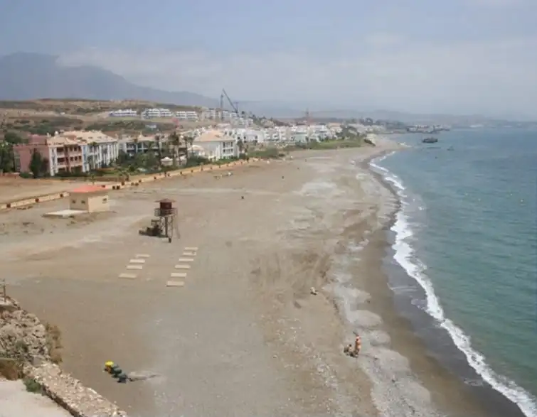 Außenansicht von Wohnung zum Verkauf in Casares mit Klimaanlage, Terrasse und Ofen