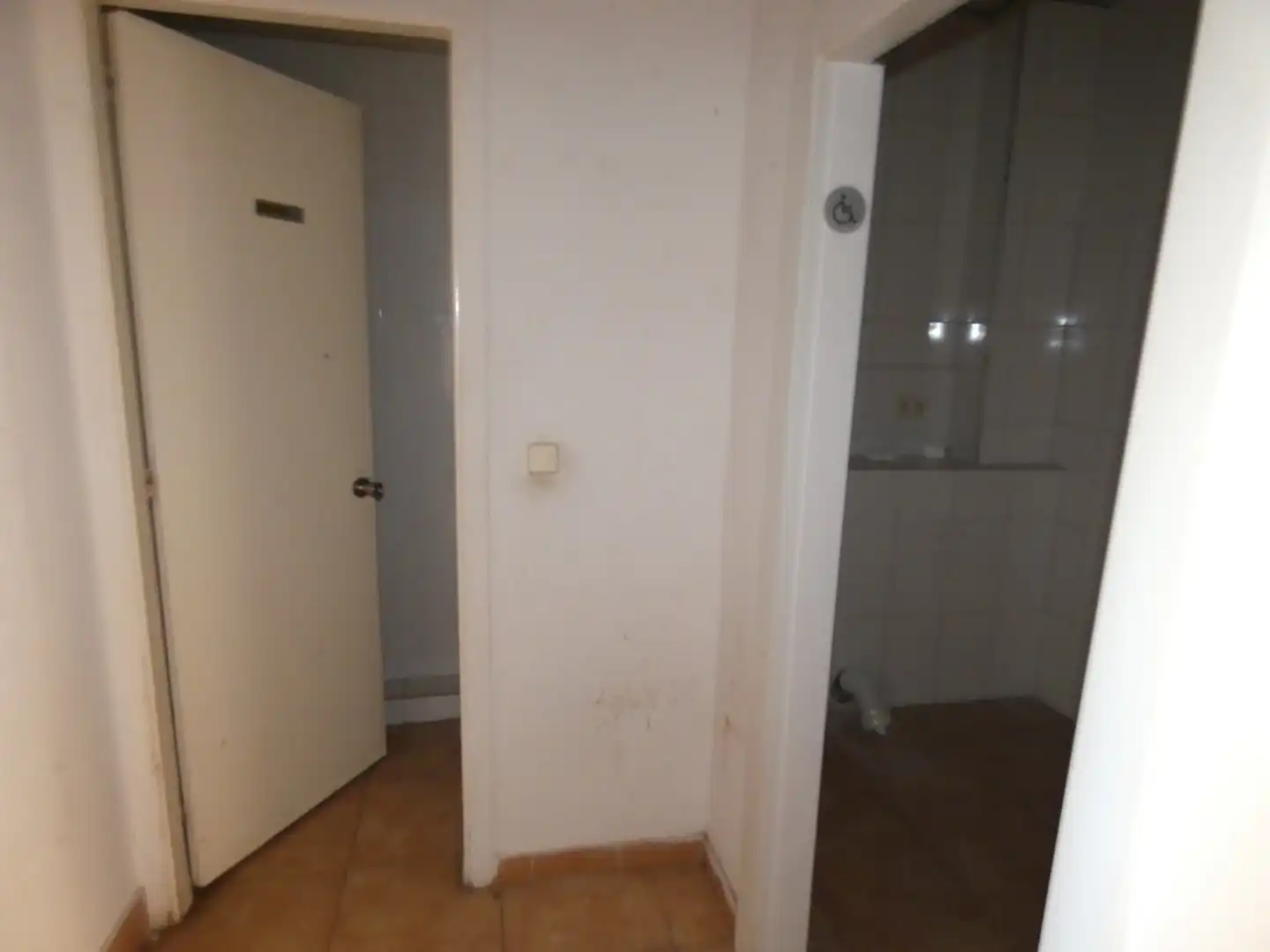 Commercial properties for rent in Cerdanyola del Vallès  with Air Conditioner