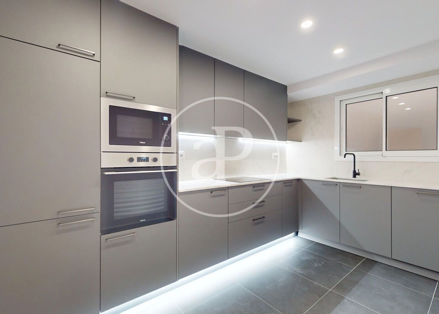 Cocina de Piso en venta en  Barcelona Capital con Aire acondicionado, Calefacción y Balcón