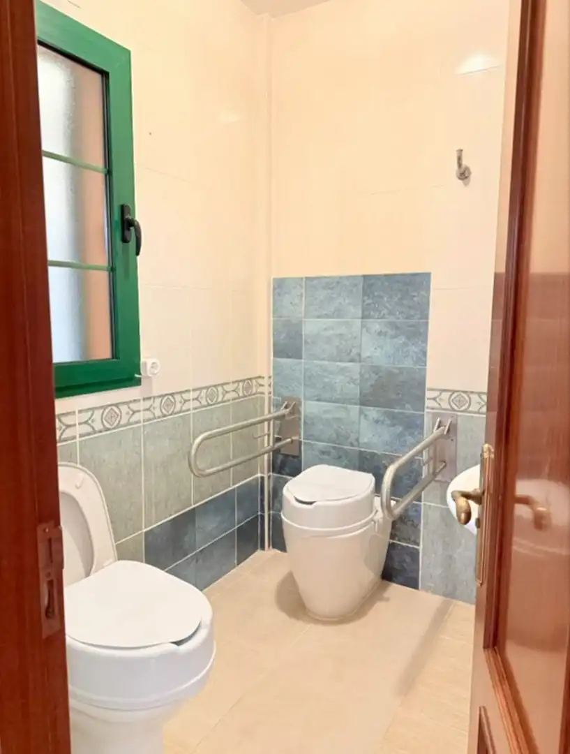 Baño de Casa adosada de alquiler en Tuineje con Jardín privado, Terraza y Amueblado