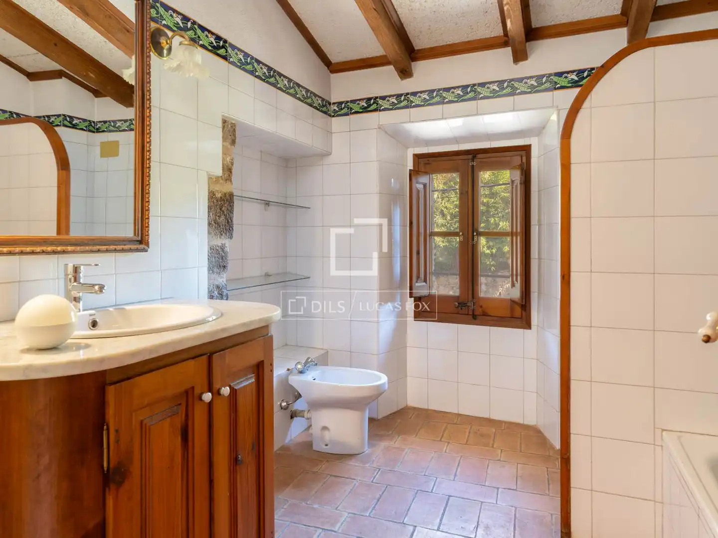 Baño de Finca rústica en venta en Bàscara con Aire acondicionado, Calefacción y Jardín privado