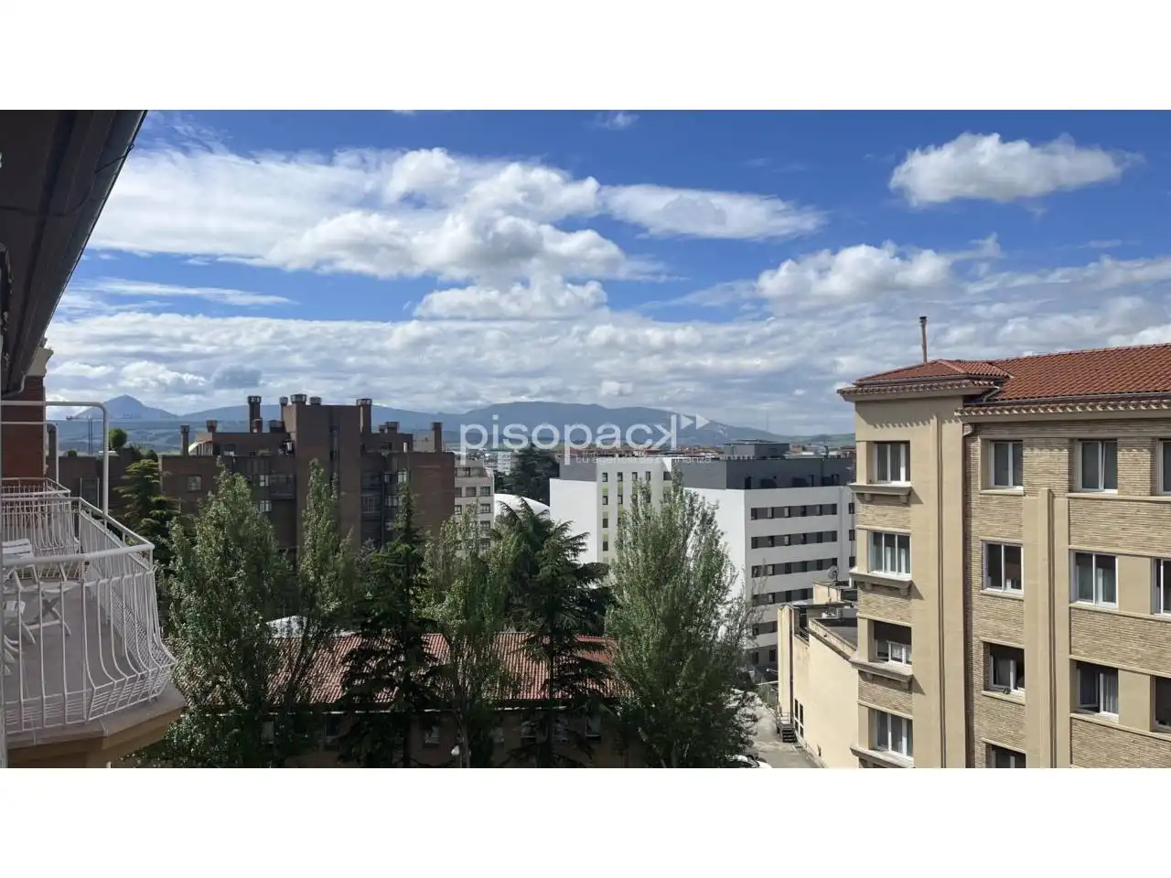 Exterior view of Flat for sale in  Pamplona / Iruña  with Heating, Parquet flooring and Storage room