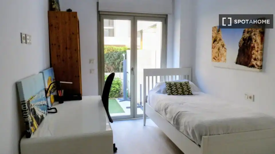 Habitación de Piso de alquiler en  Palma de Mallorca con Aire acondicionado, Calefacción y Amueblado