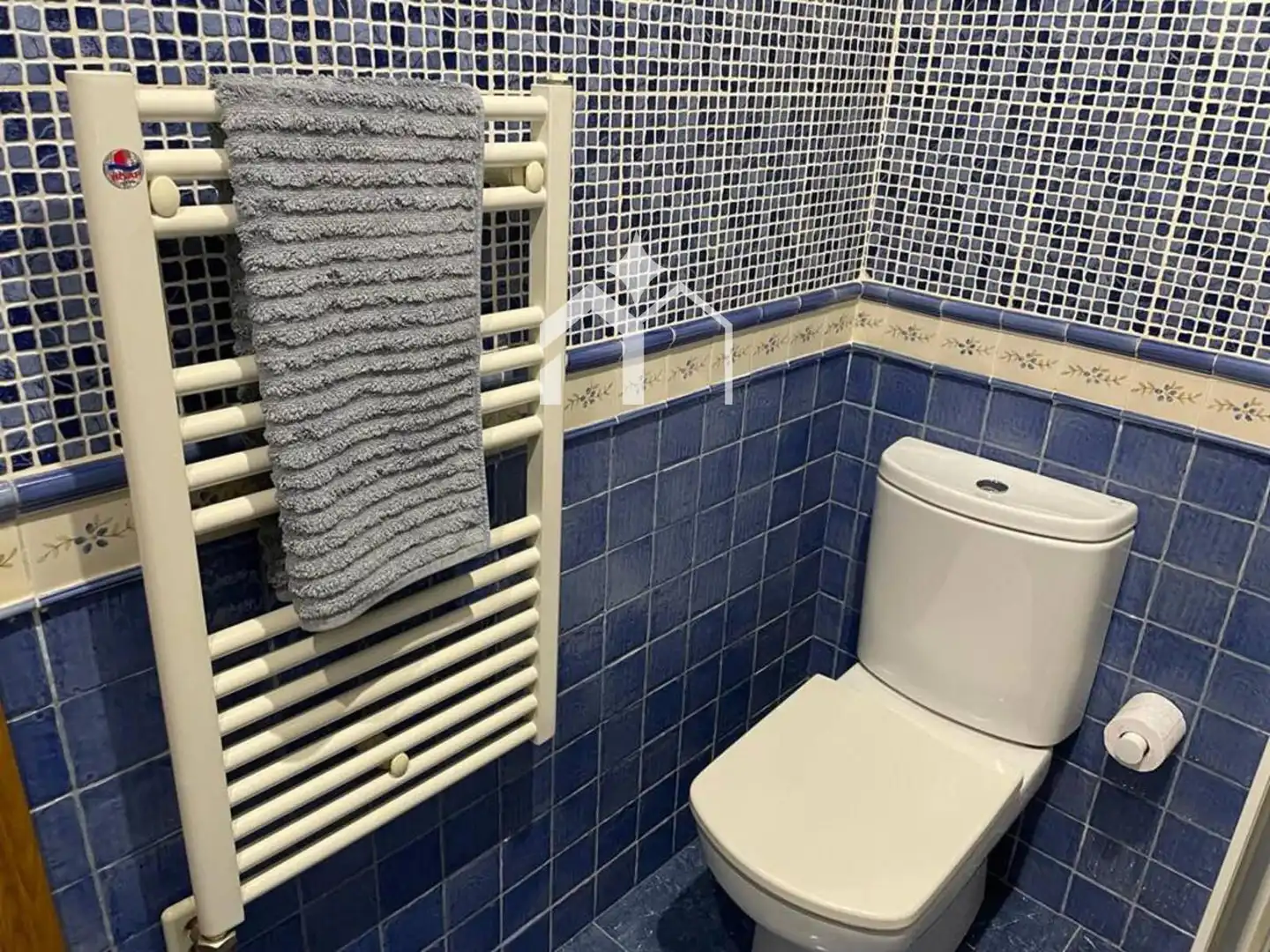 Bathroom of Flat for rent in Vigo   with Heating, Furnished and Oven