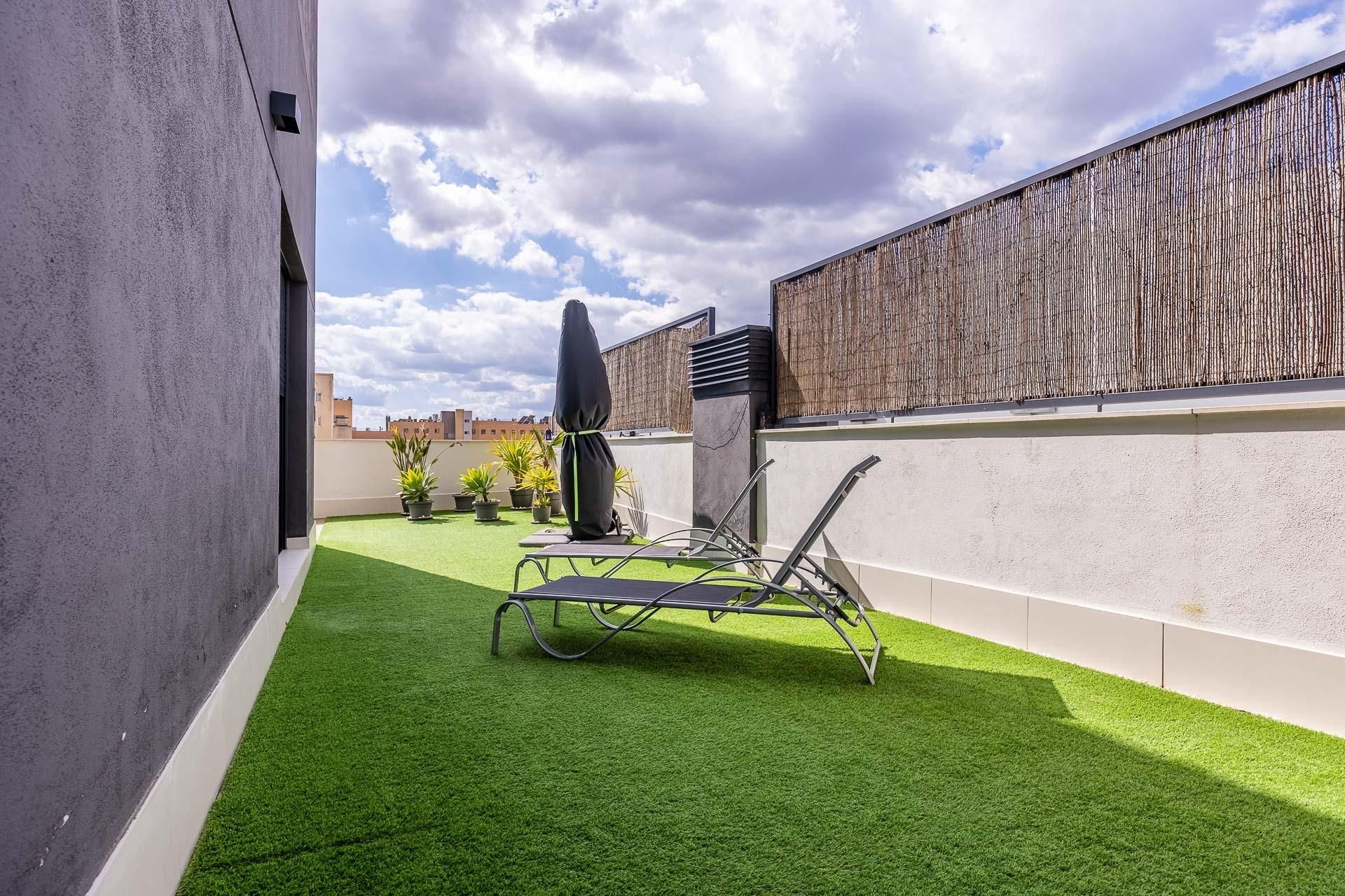 Terrassa de Àtic en venda en  Sevilla Capital amb Aire condicionat, Calefacció i Jardí privat