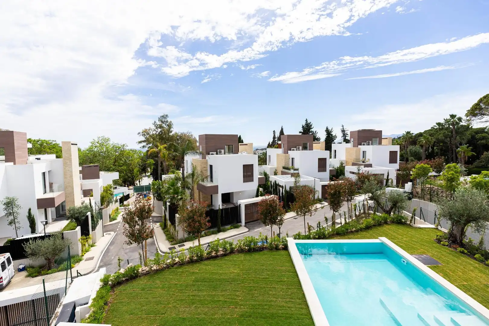 Vista exterior de Casa o chalet en venta en Marbella con Aire acondicionado, Jardín privado y Terraza