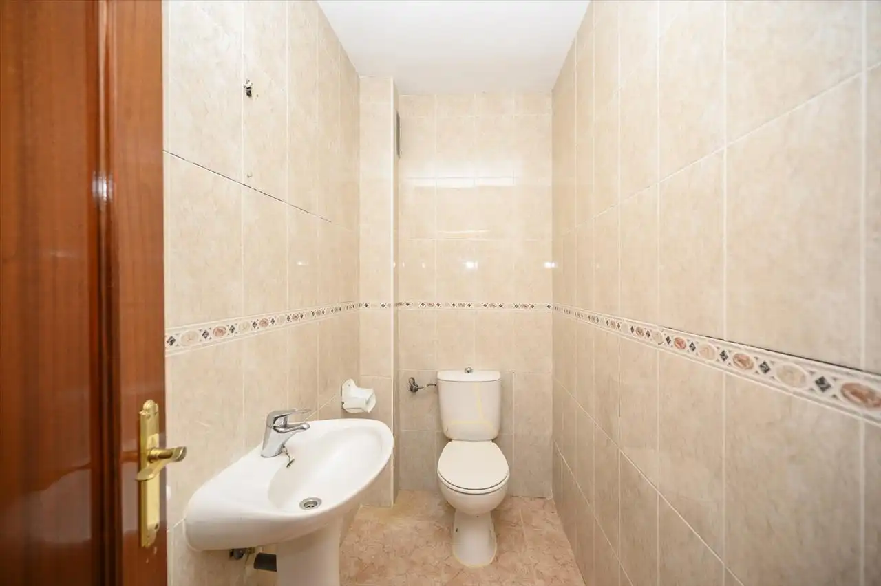 Baño de Casa adosada en venta en Almonacid de Toledo con Terraza y Trastero