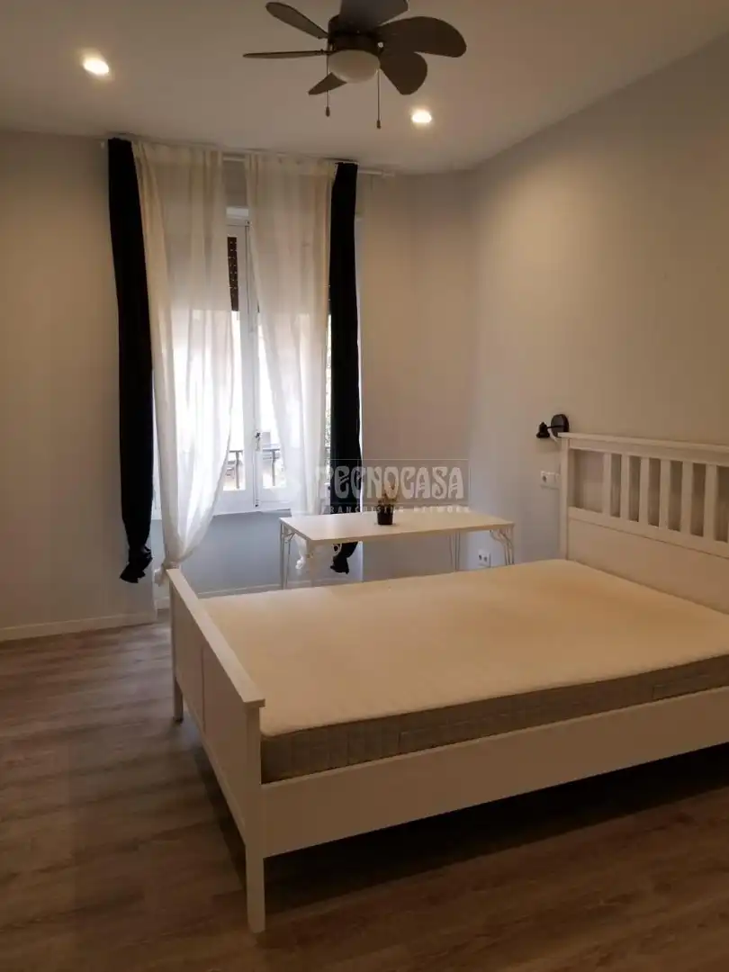 Habitación de Piso en venta en Madrid con Calefacción