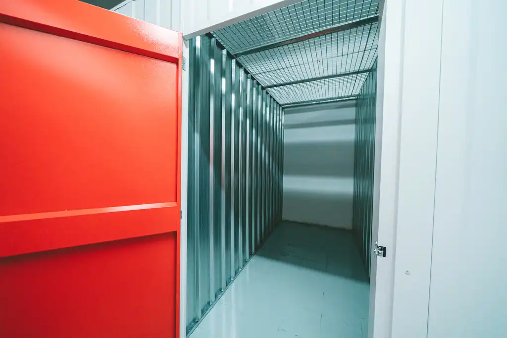Trastero de alquiler en L'Hospitalet de Llobregat con Alarma