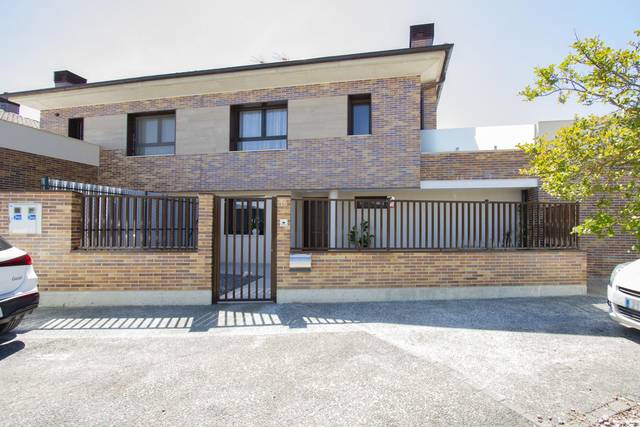 Casa adosada en Venta en Concejo De Gulina en Iza / Itza