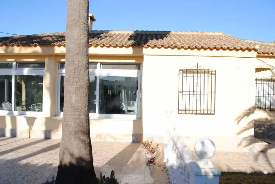 Vista exterior de Residencial en venta en Orihuela