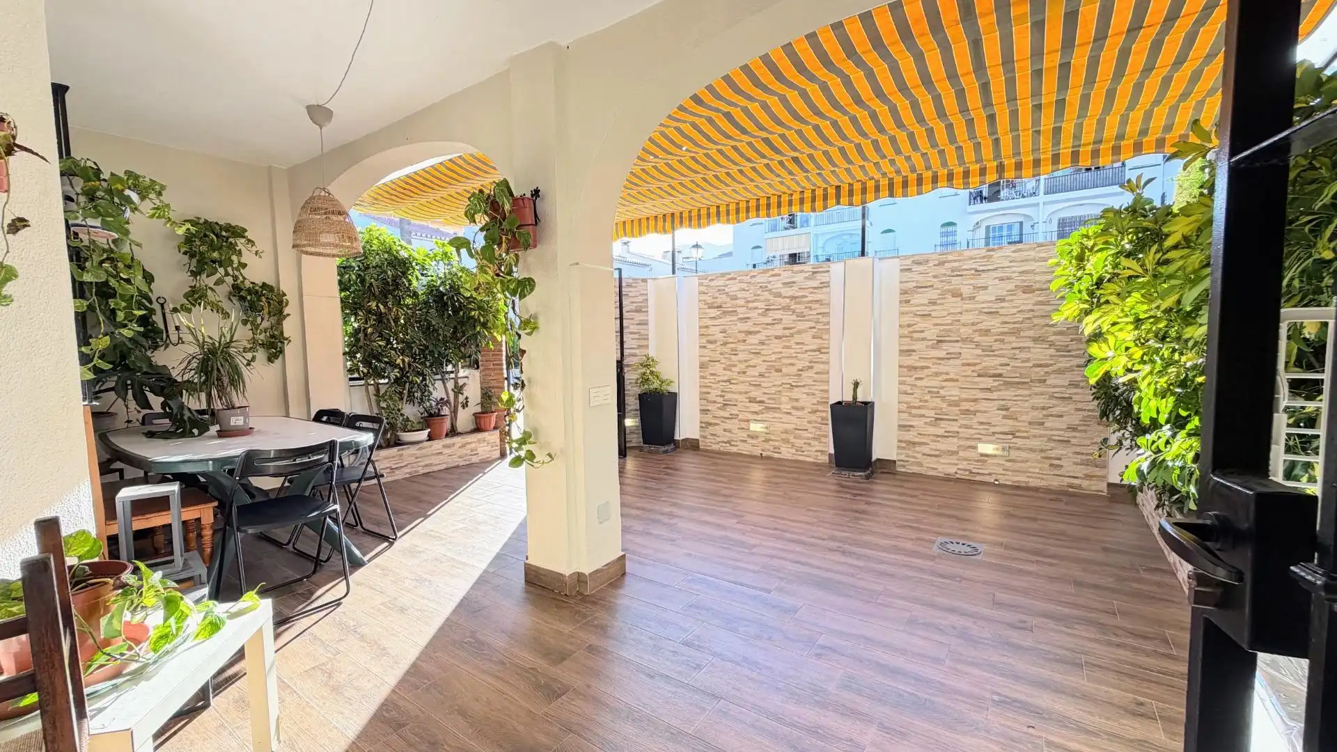 Terraza de Casa adosada en venta en Torremolinos con Terraza, Trastero y Piscina comunitaria