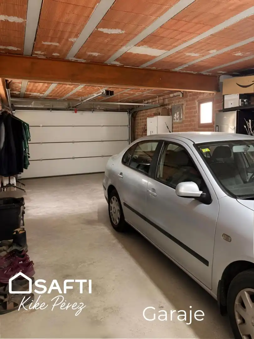 Parking de Casa o chalet en venta en Alguaire con Calefacción, Terraza y Amueblado