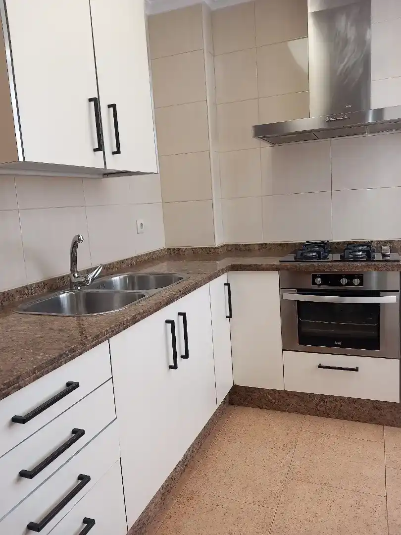 Kitchen of Flat for sale in  Sevilla Capital  with Air Conditioner and Balcony