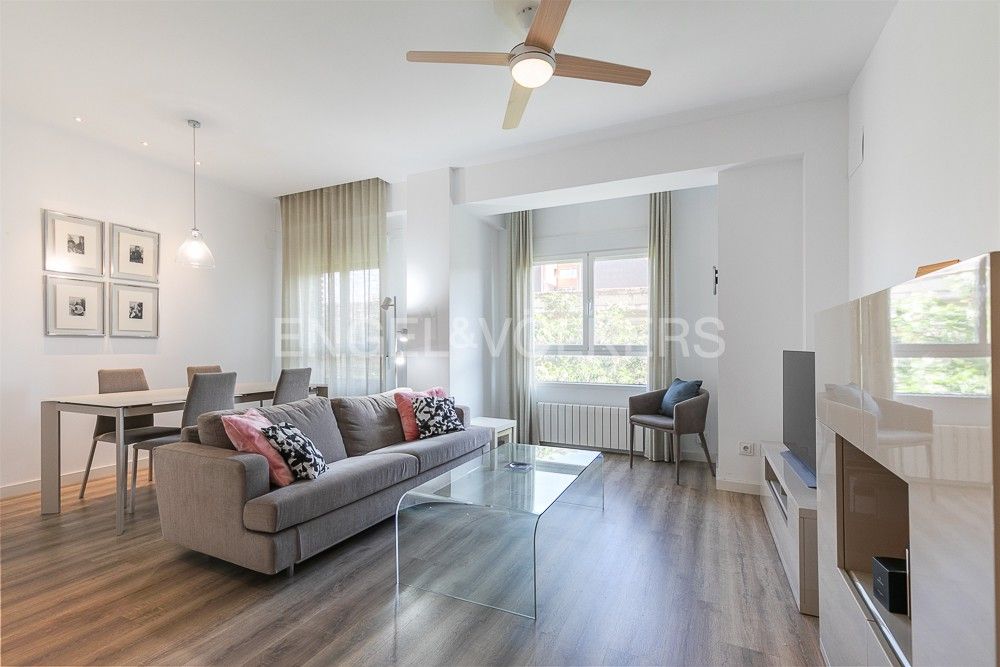 Sala d'estar de Apartament de lloguer en  Valencia Capital amb Aire condicionat, Calefacció i Parquet