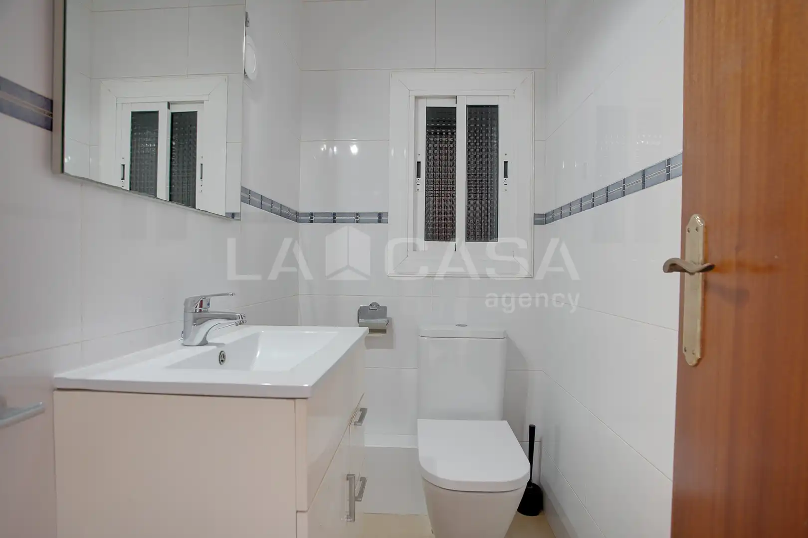Baño de Piso en venta en L'Hospitalet de Llobregat con Calefacción y Balcón