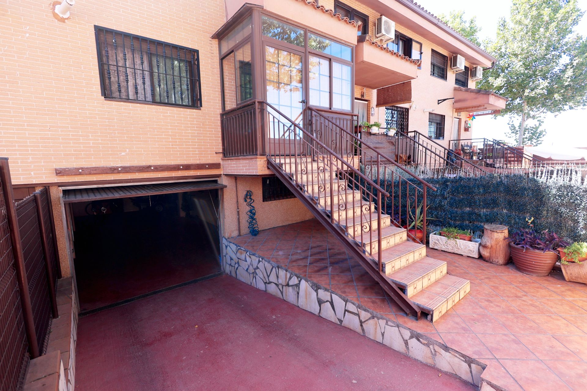 Vista exterior de Casa o chalet en venta en Mejorada del Campo con Aire acondicionado, Calefacción y Jardín privado