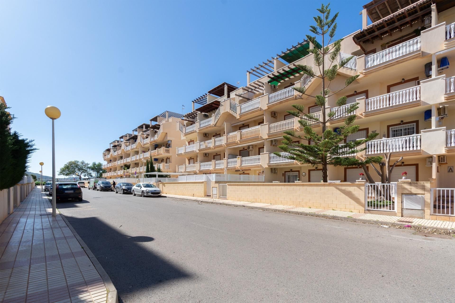 Vista exterior de Àtic en venda en Cartagena amb Aire condicionat, Terrassa i Moblat