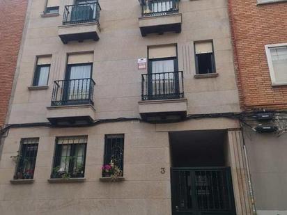 Vista exterior de Àtic en venda en  Madrid Capital amb Aire condicionat, Terrassa i Traster
