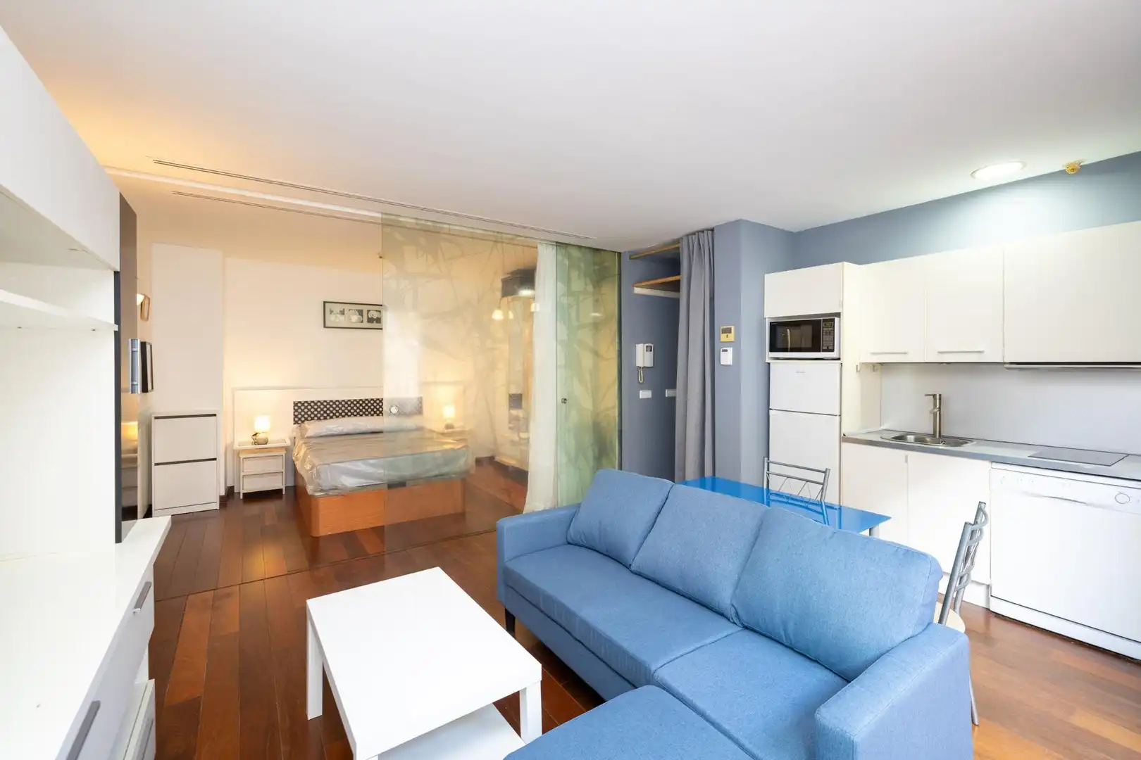 Sala d'estar de Apartament en venda en Granada amb Aire condicionat, Calefacció i Jardí privat