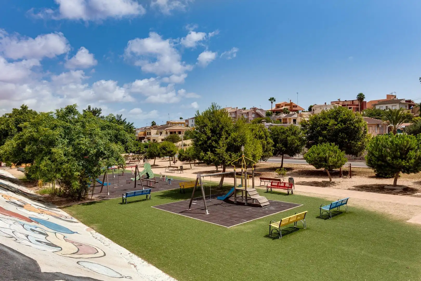 Vista exterior de Casa o xalet en venda en Torrevieja amb Jardí privat, Terrassa i Moblat
