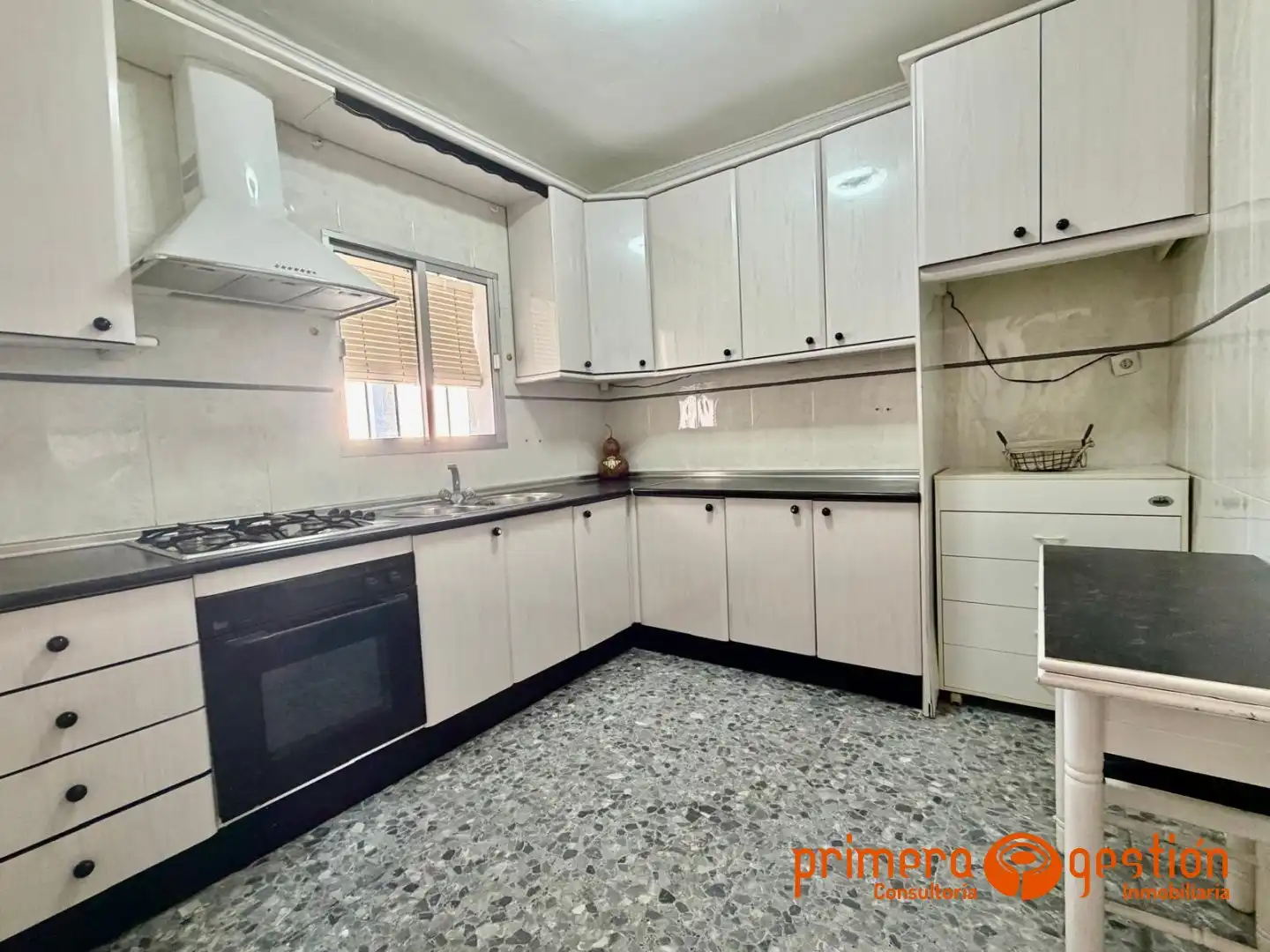 Cocina de Casa o chalet en venta en Lora del Río con Trastero y Amueblado