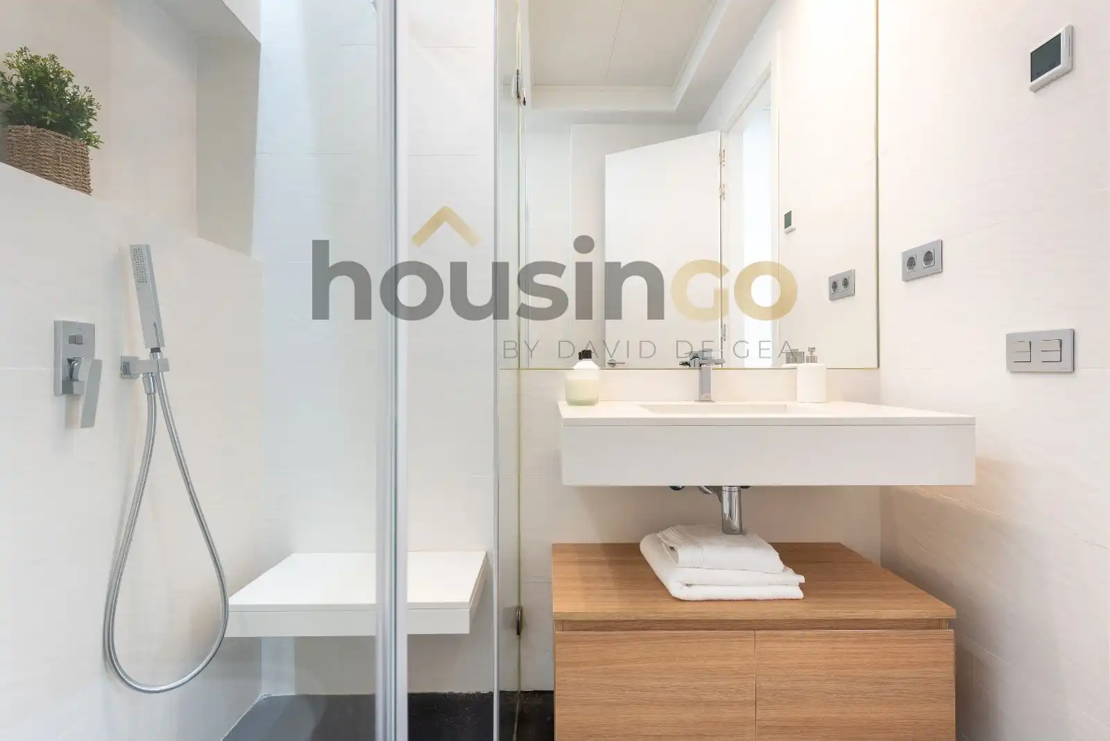 Badezimmer von Wohnung zur Miete in Madrid mit Klimaanlage, Terrasse und Möbliert