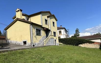 Vista exterior de Casa o xalet en venda en Oviedo  amb Terrassa