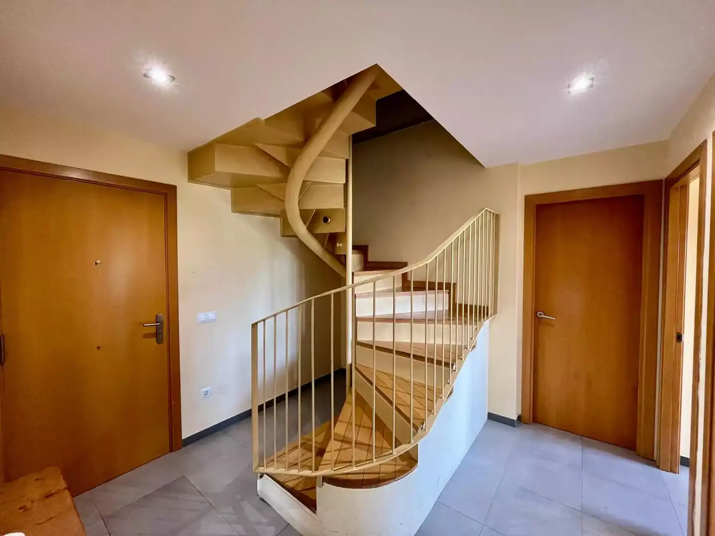 Duplexes for sale in Figueres  with Air Conditioner and Terrace