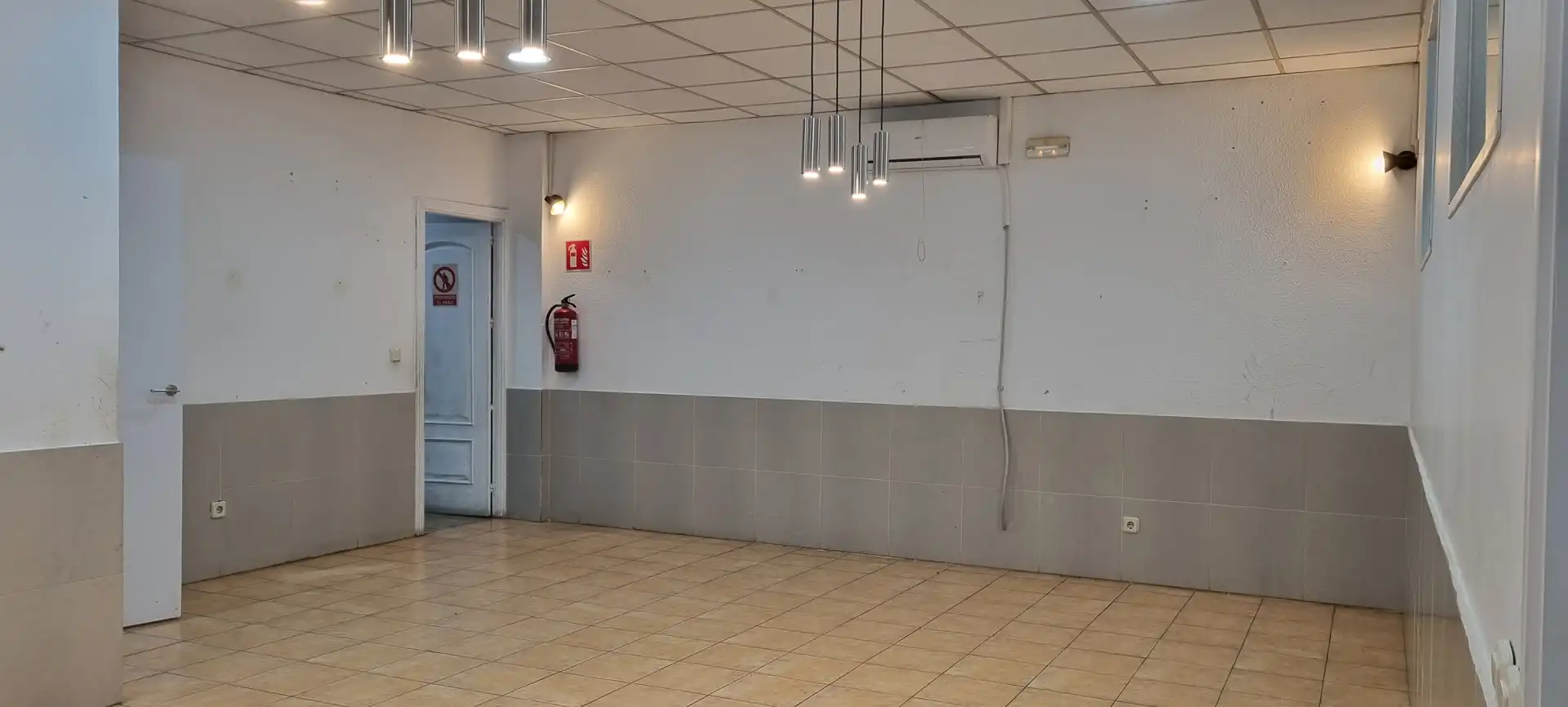 Business premises for sale in Calle Lago Blanco, imagen 33