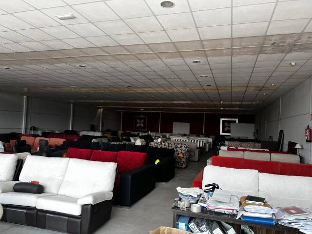 Nave industrial en Venta en Benimuslem