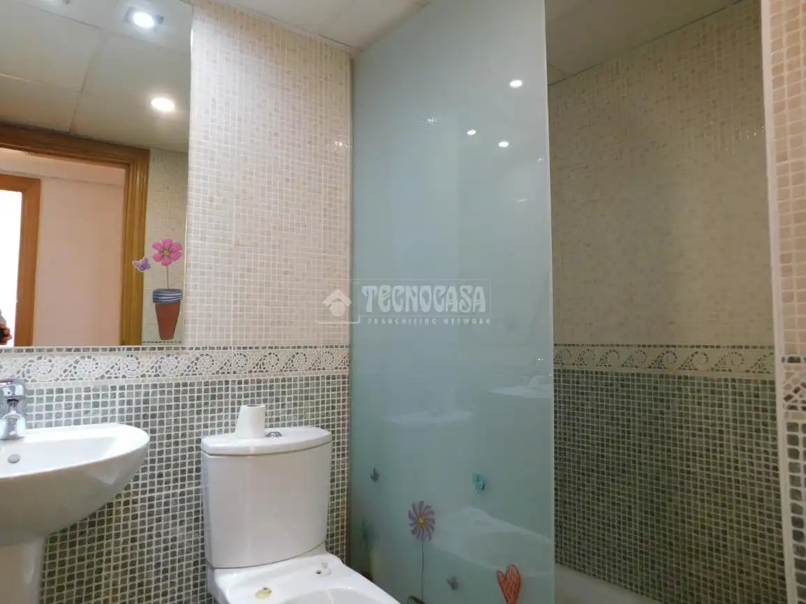 Baño de Ático en venta en Zaragoza con Aire acondicionado, Calefacción y Terraza