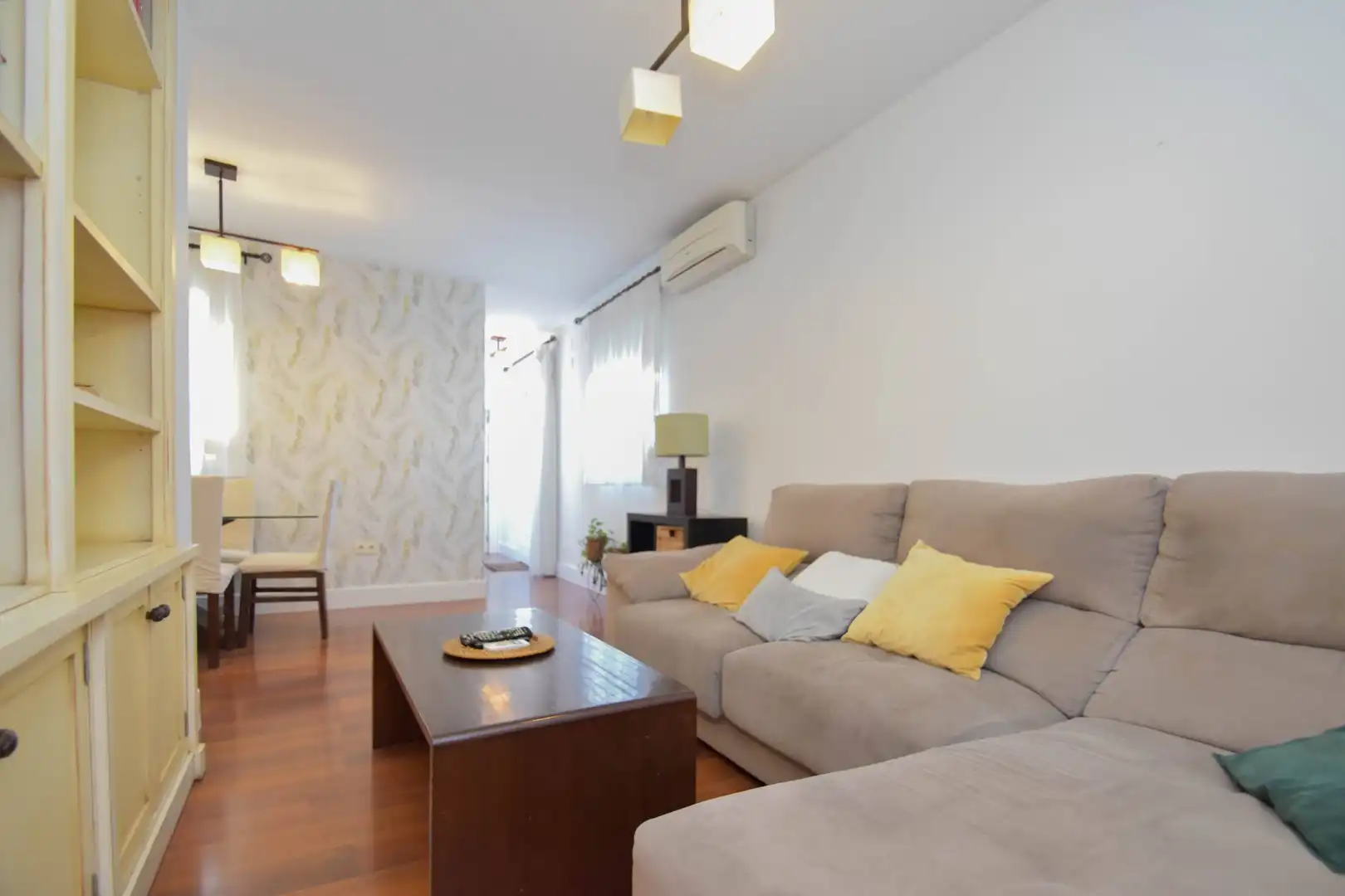 Sala de estar de Ático en venta en Cármenes - Ríos