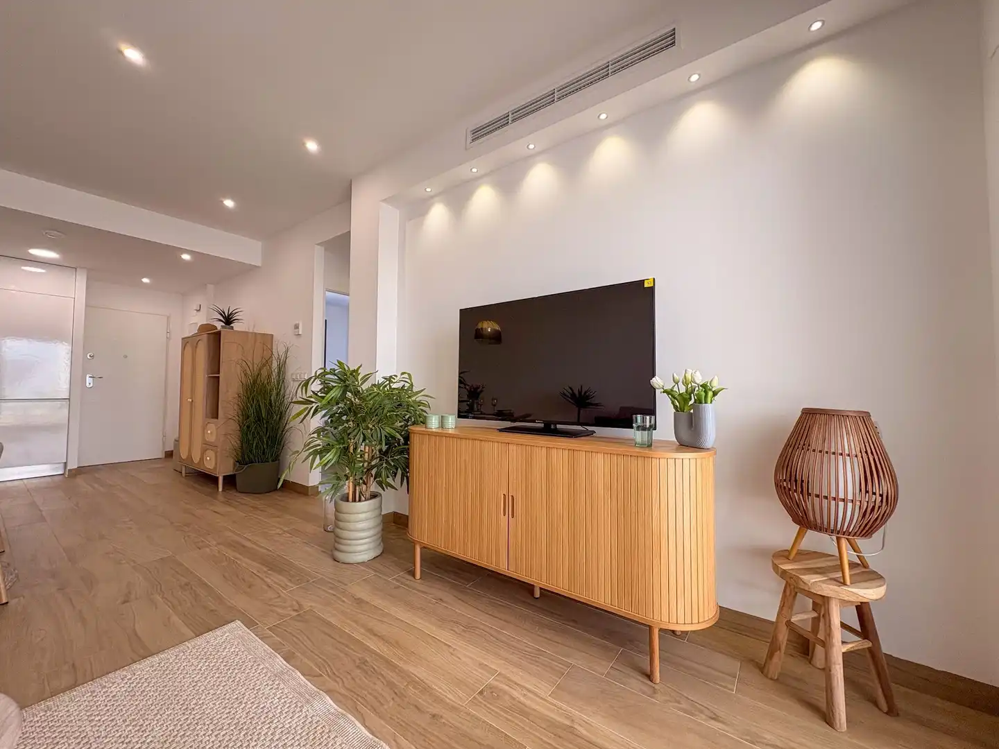 Sala de estar de Piso de alquiler en Torrevieja con Aire acondicionado, Calefacción y Jardín privado