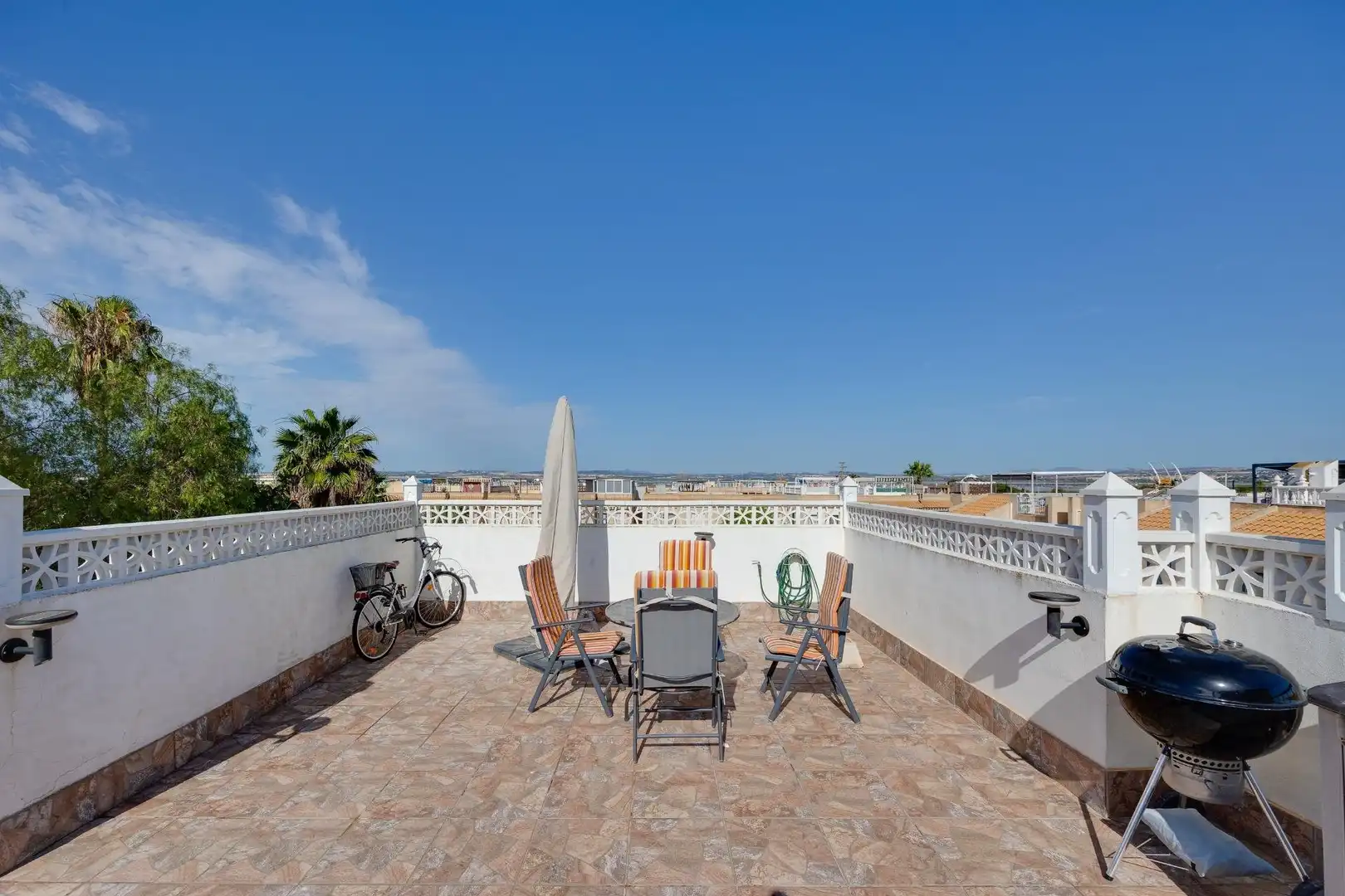 Terrassa de Casa o xalet en venda en Torrevieja amb Aire condicionat, Piscina i Moblat