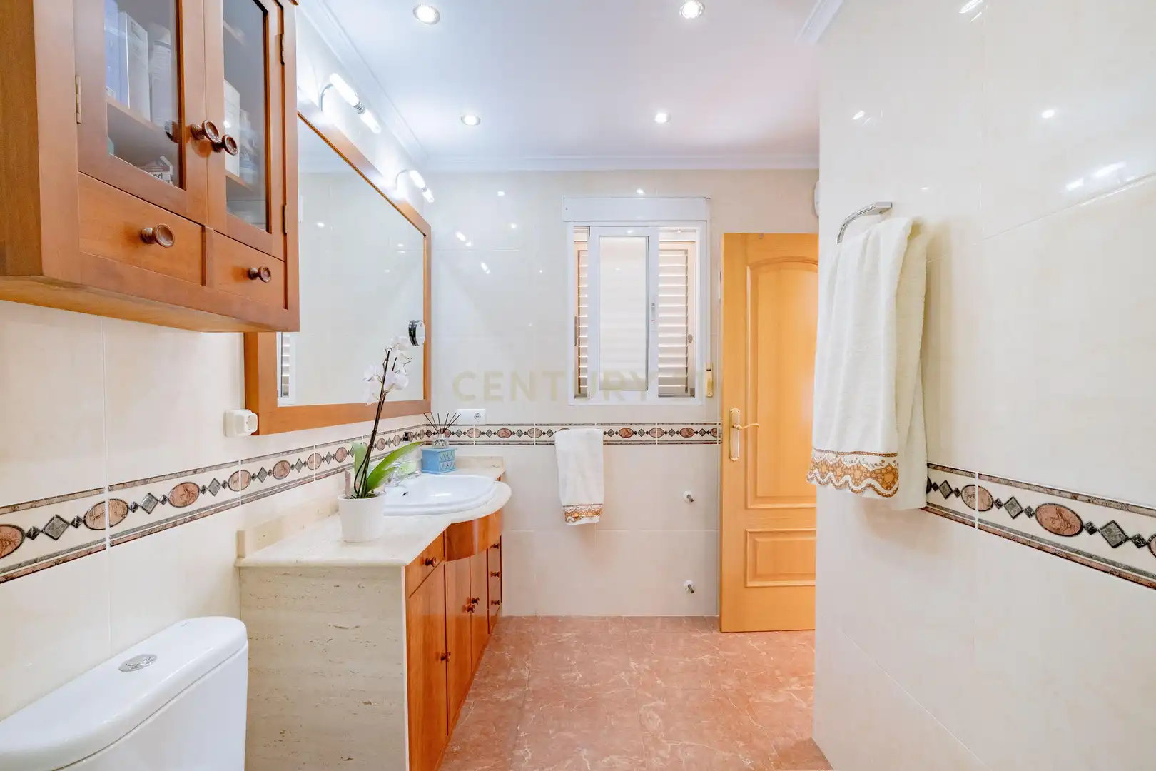 Baño de Casa adosada en venta en Náquera con Trastero, Piscina y Horno